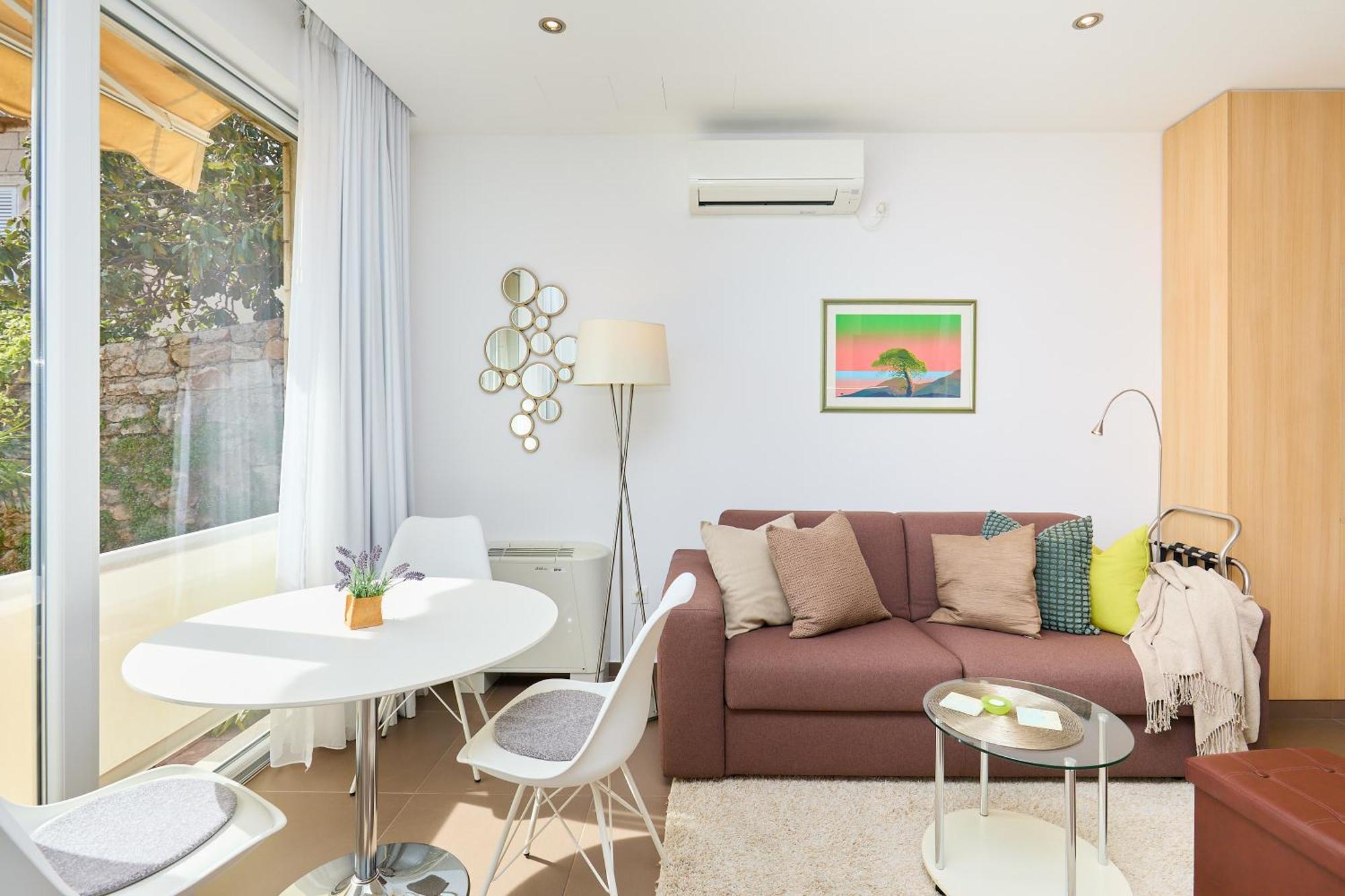 Apartmán New & Stylish With A Lush Private Garden