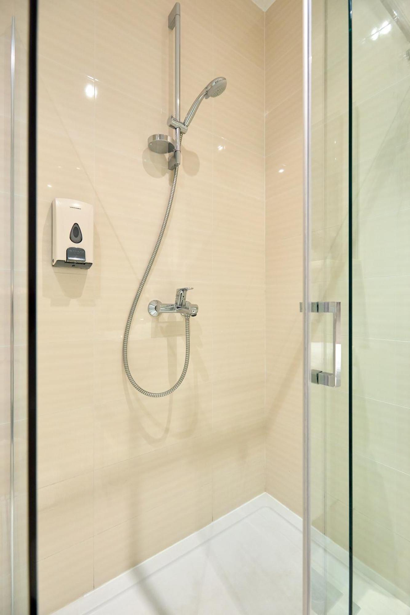 New & Stylish With A Lush Private Garden Apartmán