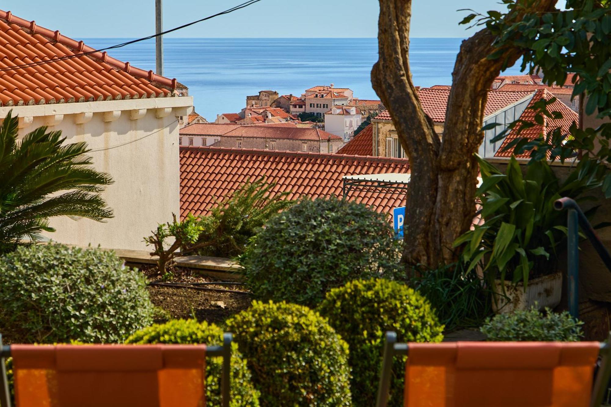New & Stylish With A Lush Private Garden Dubrovník
